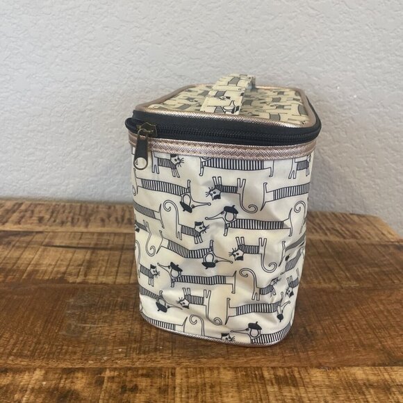 Primrose Hill London Cosmetic Makeup Travel Bag Zipper Dogs Cats Paris Travel - Picture 9 of 11